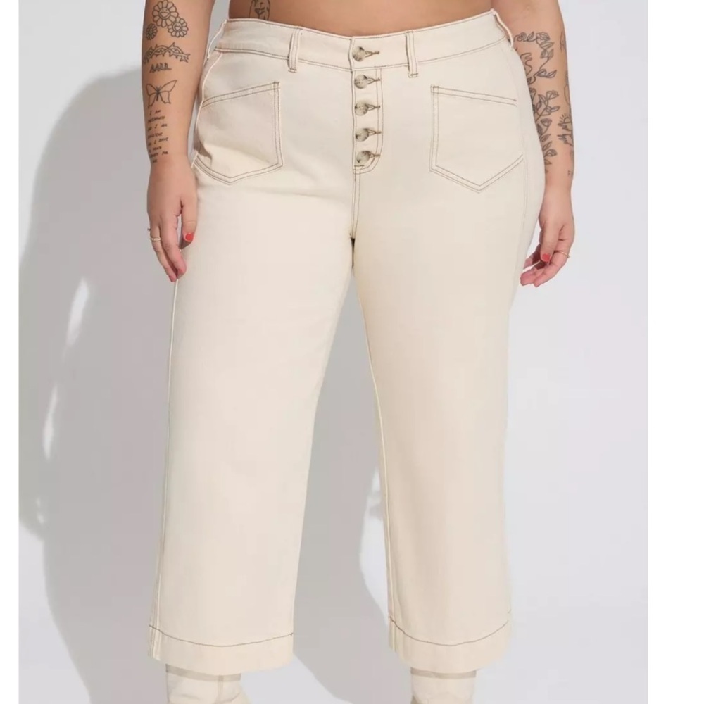 Torrid Crop Wide Leg Classic Denim High-Rise Jeans Cream Size 26 FEEL THE FIT